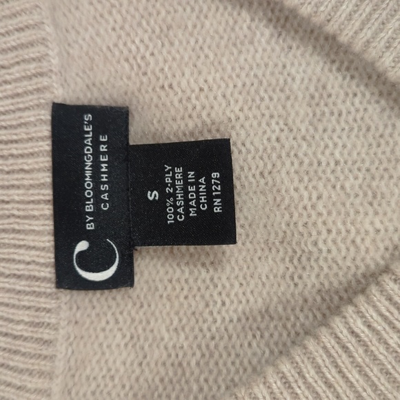 Cashmere V Neck Sweater - Picture 5 of 5